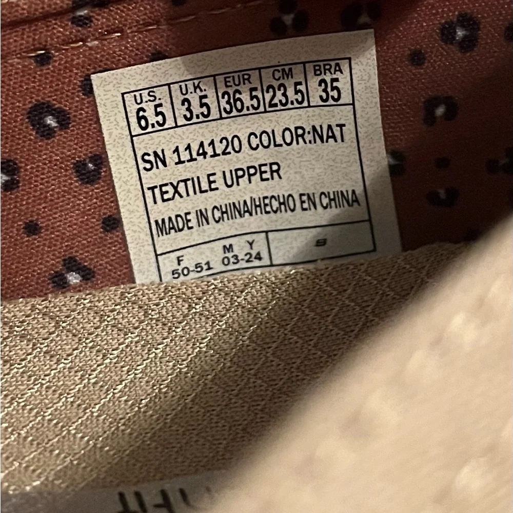 BOBS from Skechers, ‎ Beige Flats casual comfort, NWOT